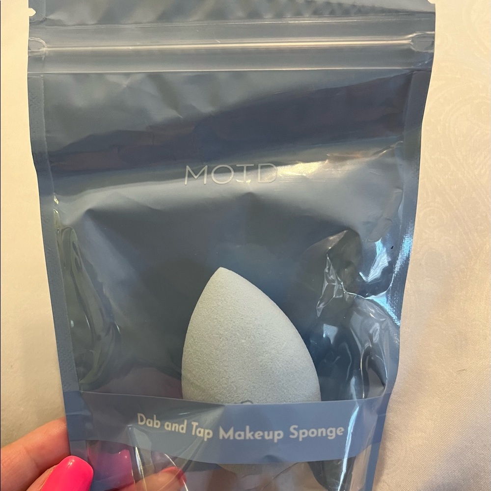 🌟HP🌟2/$20🦋MOTD Sponge & YC Collection Luminous Setting Powder 🦋 - Picture 3 of 6